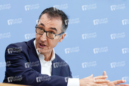 Bundespressekonferenz Bio-Strategie 2030 in Berlin