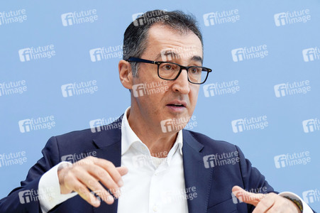 Bundespressekonferenz Bio-Strategie 2030 in Berlin