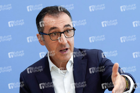 Bundespressekonferenz Bio-Strategie 2030 in Berlin