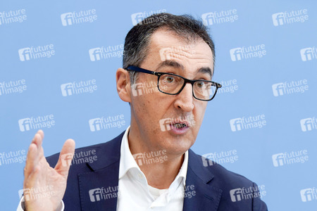 Bundespressekonferenz Bio-Strategie 2030 in Berlin
