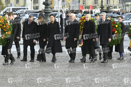 Kronprinzessin Victoria von Schweden bei der Kranzniederlegung zum Volkstrauertag in Berlin