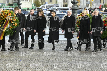 Kronprinzessin Victoria von Schweden bei der Kranzniederlegung zum Volkstrauertag in Berlin