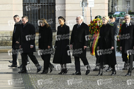 Kronprinzessin Victoria von Schweden bei der Kranzniederlegung zum Volkstrauertag in Berlin