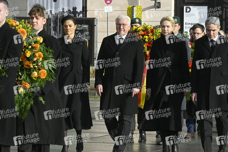 Kronprinzessin Victoria von Schweden bei der Kranzniederlegung zum Volkstrauertag in Berlin