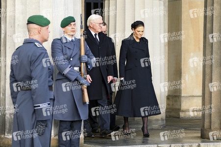 Kronprinzessin Victoria von Schweden bei der Kranzniederlegung zum Volkstrauertag in Berlin