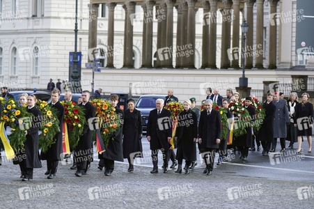 Kronprinzessin Victoria von Schweden bei der Kranzniederlegung zum Volkstrauertag in Berlin