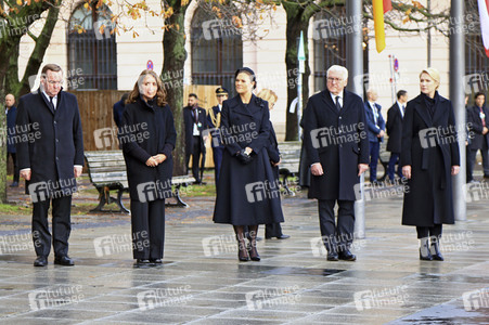 Kronprinzessin Victoria von Schweden bei der Kranzniederlegung zum Volkstrauertag in Berlin