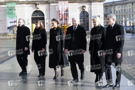 Kronprinzessin Victoria von Schweden bei der Kranzniederlegung zum Volkstrauertag in Berlin