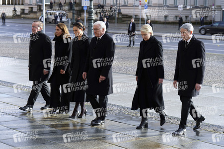 Kronprinzessin Victoria von Schweden bei der Kranzniederlegung zum Volkstrauertag in Berlin