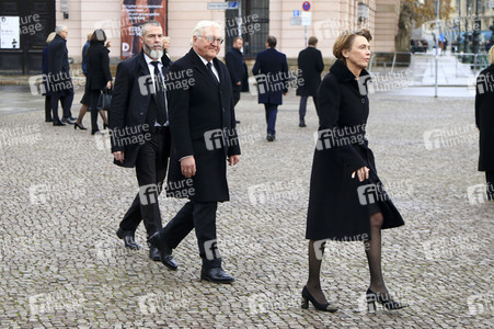 Kronprinzessin Victoria von Schweden bei der Kranzniederlegung zum Volkstrauertag in Berlin