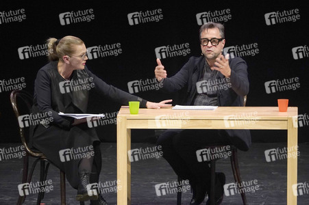 Lesung von Anna Loos und Jan Josef Liefers in Berlin