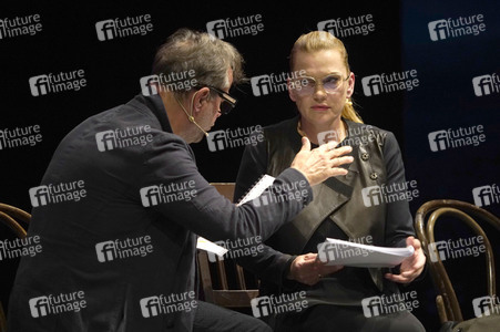 Lesung von Anna Loos und Jan Josef Liefers in Berlin
