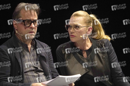 Lesung von Anna Loos und Jan Josef Liefers in Berlin