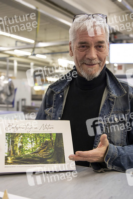Buchproduktion 'Bodypainting in Nature - Farbige Symbiosen' in Hannover