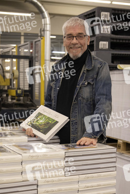 Buchproduktion 'Bodypainting in Nature - Farbige Symbiosen' in Hannover