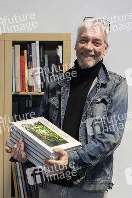 Buchproduktion 'Bodypainting in Nature - Farbige Symbiosen' in Hannover