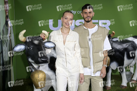 Fototermin 'Unser Hof - Mit Cheyenne und Nino' in Berlin