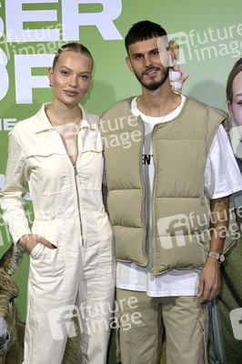Fototermin 'Unser Hof - Mit Cheyenne und Nino' in Berlin
