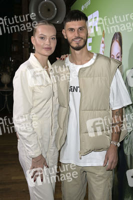 Fototermin 'Unser Hof - Mit Cheyenne und Nino' in Berlin