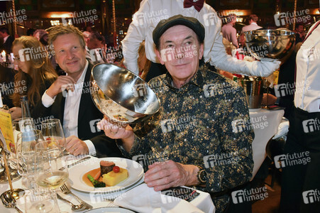 Dinner-Theater Premiere 'teatro - menu by Käfer' in München