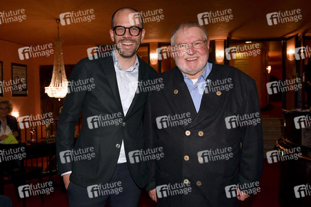 Theaterpremiere 'Weihnachten auf dem Balkon' in München