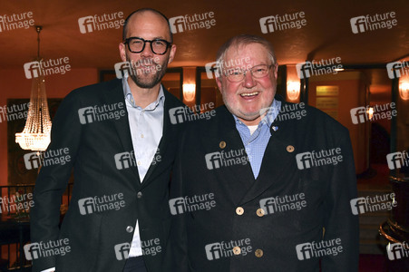 Theaterpremiere 'Weihnachten auf dem Balkon' in München