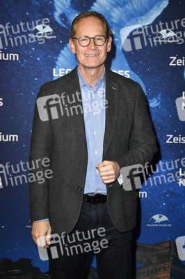 Weltpremiere der Produktion 'Legenden des Nachthimmels' in Berlin