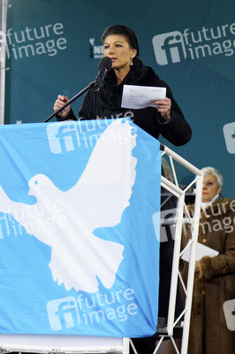 Friedensdemonstration vor dem Brandenburger Tor in Berlin