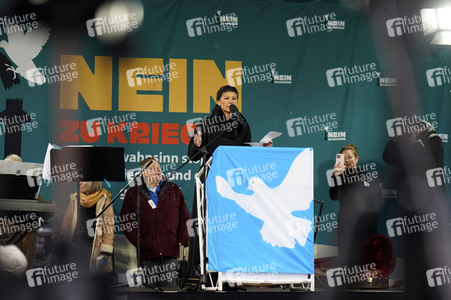 Friedensdemonstration vor dem Brandenburger Tor in Berlin
