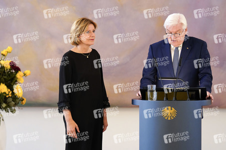 Verleihung des Verdienstordens der Bundesrepublik Deutschland an Ministerpräsidentinnen und Ministerpräsidenten in Berlin