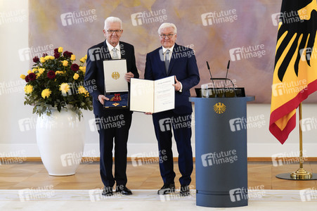 Verleihung des Verdienstordens der Bundesrepublik Deutschland an Ministerpräsidentinnen und Ministerpräsidenten in Berlin