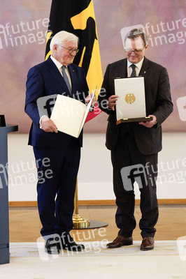 Verleihung des Verdienstordens der Bundesrepublik Deutschland an Ministerpräsidentinnen und Ministerpräsidenten in Berlin