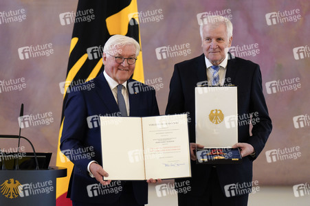 Verleihung des Verdienstordens der Bundesrepublik Deutschland an Ministerpräsidentinnen und Ministerpräsidenten in Berlin