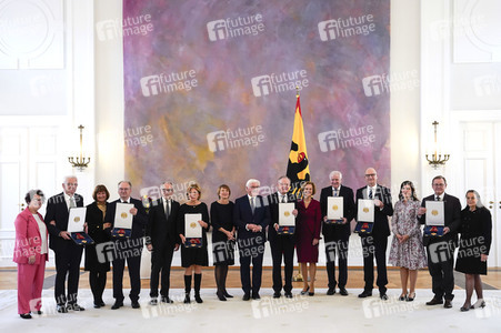 Verleihung des Verdienstordens der Bundesrepublik Deutschland an Ministerpräsidentinnen und Ministerpräsidenten in Berlin