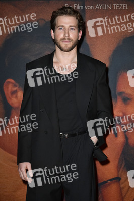 Filmpremiere 'Falling Into Place' in Berlin