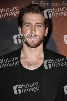 Filmpremiere 'Falling Into Place' in Berlin