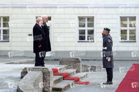 Begrüßung des Präsidenten von Brasilien mit militärischen Ehren in Berlin