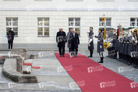 Begrüßung des Präsidenten von Brasilien mit militärischen Ehren in Berlin