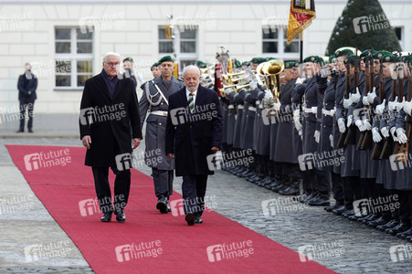Begrüßung des Präsidenten von Brasilien mit militärischen Ehren in Berlin