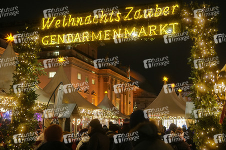 WeihnachtsZauber Gendarmenmarkt 2023 in Berlin
