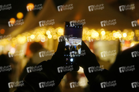 WeihnachtsZauber Gendarmenmarkt 2023 in Berlin