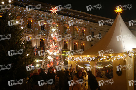 WeihnachtsZauber Gendarmenmarkt 2023 in Berlin