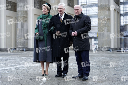 König Philippe und Königin Mathilde von Belgien am Brandenburger Tor in Berlin