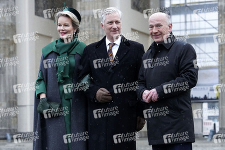 König Philippe und Königin Mathilde von Belgien am Brandenburger Tor in Berlin