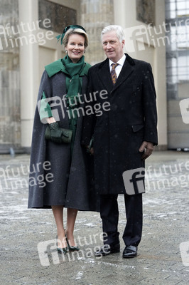 König Philippe und Königin Mathilde von Belgien am Brandenburger Tor in Berlin