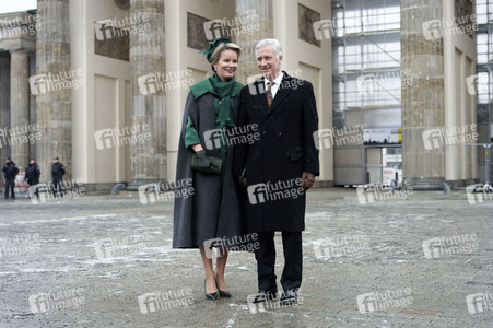 König Philippe und Königin Mathilde von Belgien am Brandenburger Tor in Berlin