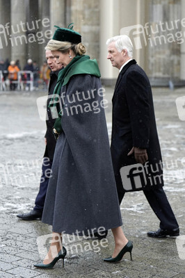 König Philippe und Königin Mathilde von Belgien am Brandenburger Tor in Berlin