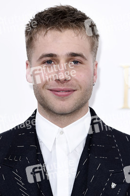 Season 6 Premiere 'The Crown' in London