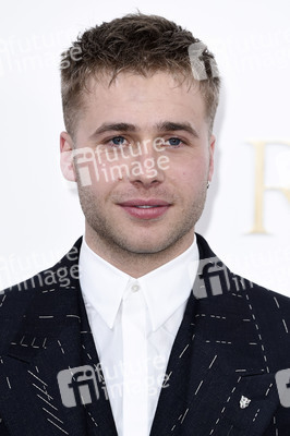 Season 6 Premiere 'The Crown' in London
