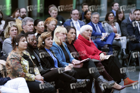 Konferenz 'Universell und unteilbar - Menschenrechte weltweit stärken: 75 Jahre Allgemeine Erklärung der Menschenrechte' in Berlin